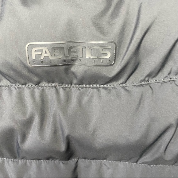 Fabletics Essential XL Black Puffer Vest - Picture 5 of 6
